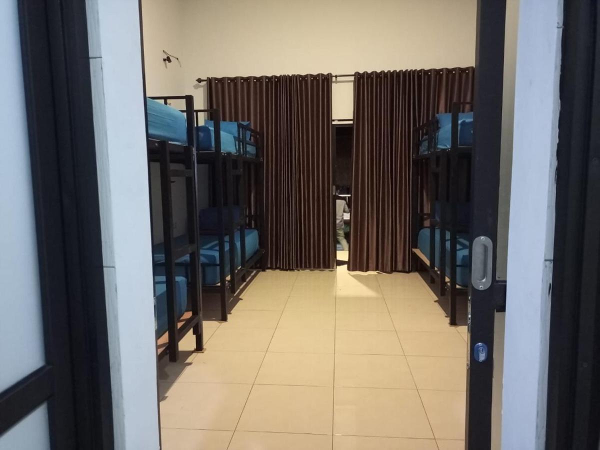 Kuta  Simpang Hostel מראה חיצוני תמונה